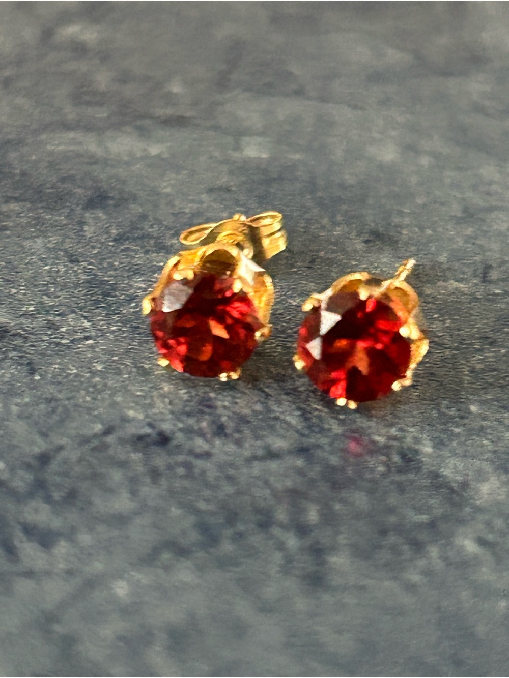 14K Gold Garnet Stud Earrings